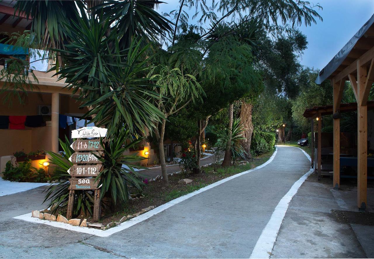 Wilde Rose Hotel Dassiá Exteriér fotografie